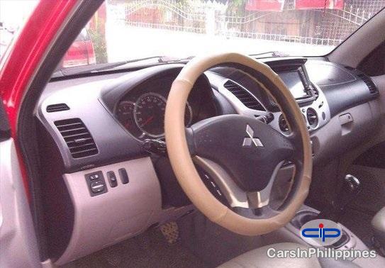 Mitsubishi Strada Automatic 2010 - image 5