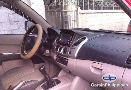 Mitsubishi Strada Automatic 2010 - image 6