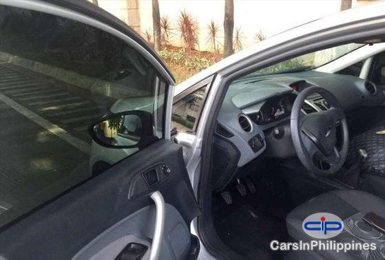 Ford Fiesta Automatic 2011 - image 2