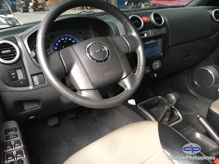 Isuzu D-Max Manual 2011 - image 4