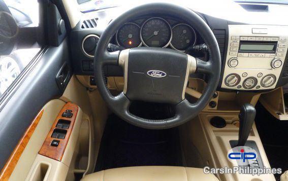 Ford Everest - image 2