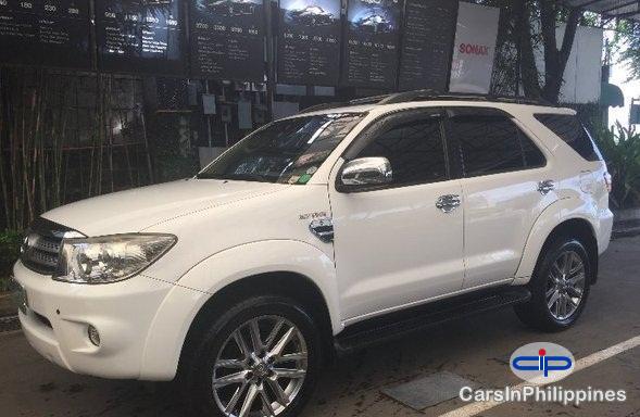 Picture of Toyota Fortuner Automatic 2010