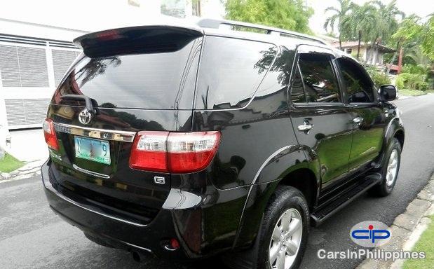 Toyota Fortuner Automatic 2009 - image 2