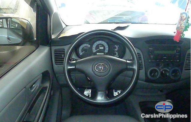 Toyota Innova - image 2