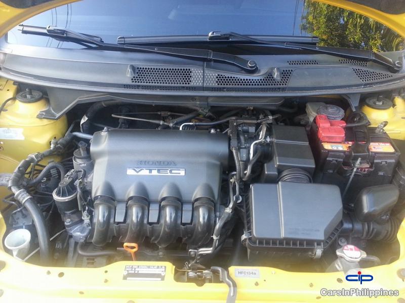 Honda Jazz Automatic - image 4