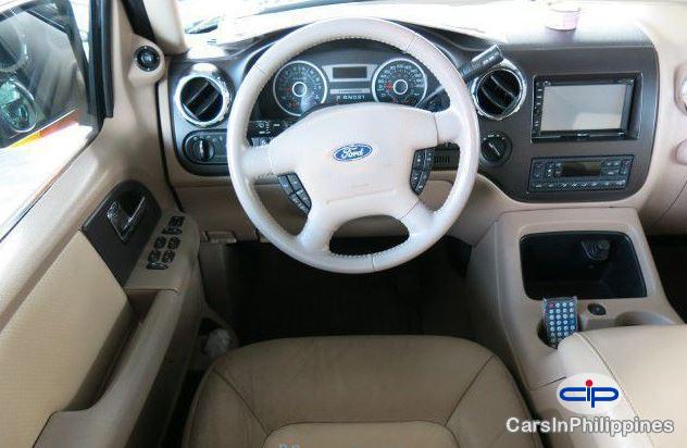 Ford Expedition - image 2