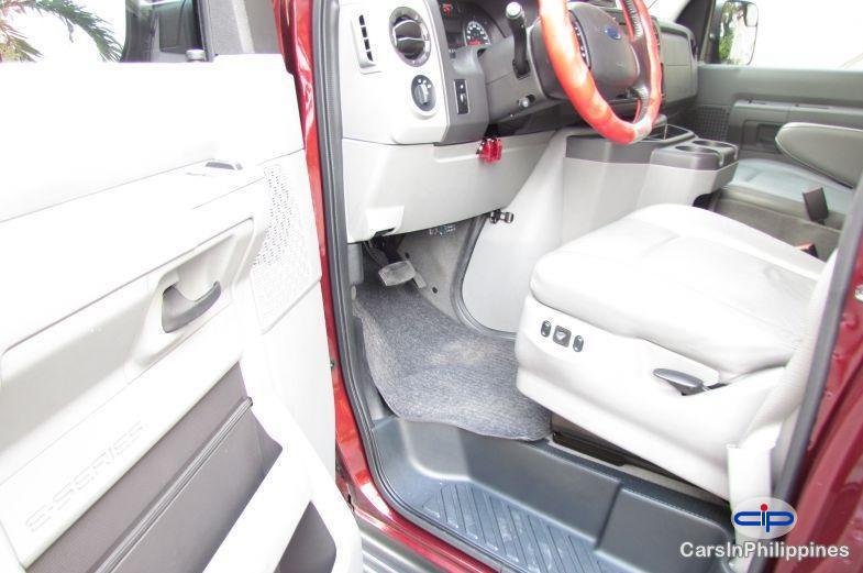 Ford Econoline - image 3