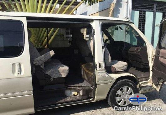 Toyota Hiace Automatic 2001 - image 4