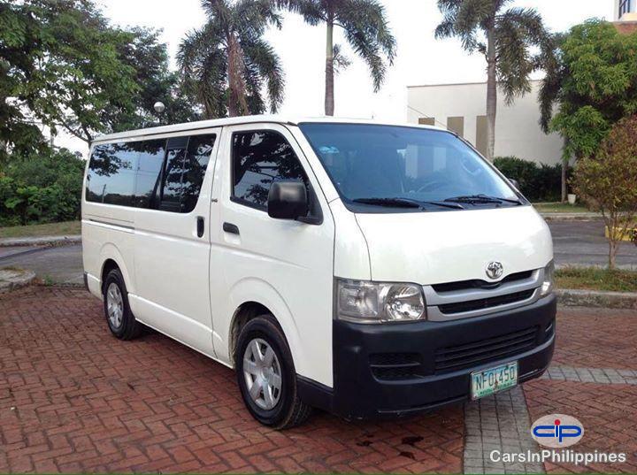 Toyota Hiace Manual 2009 - image 2