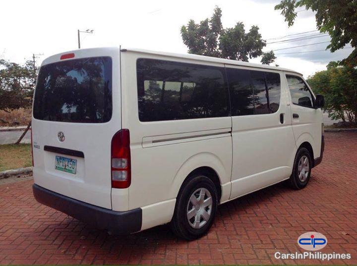 Toyota Hiace Manual 2009 - image 4