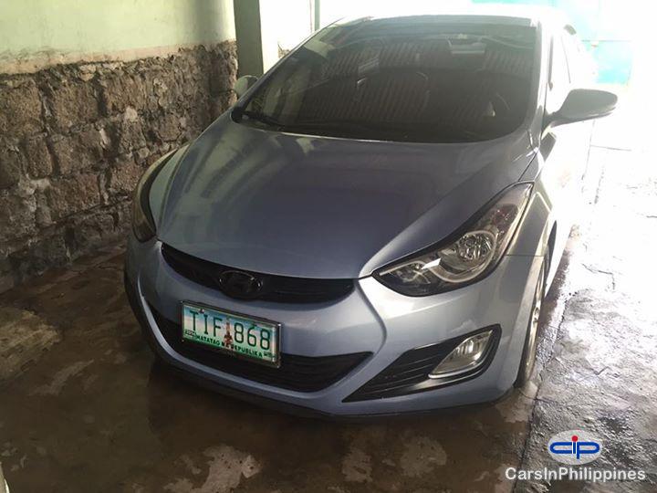 Pictures of Hyundai Elantra Automatic 2011
