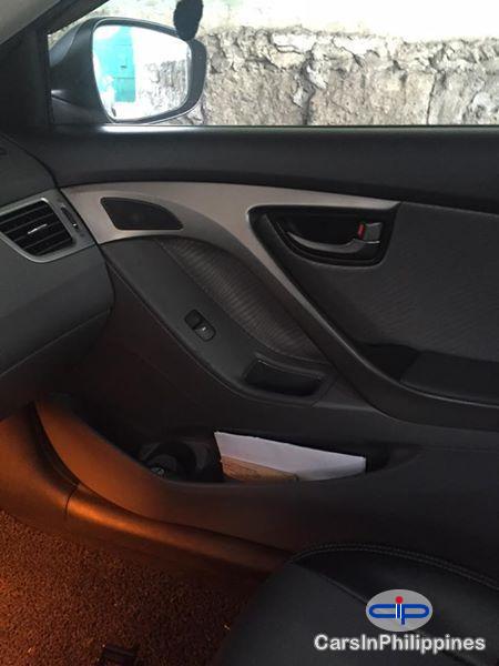 Hyundai Elantra Automatic 2011 - image 4