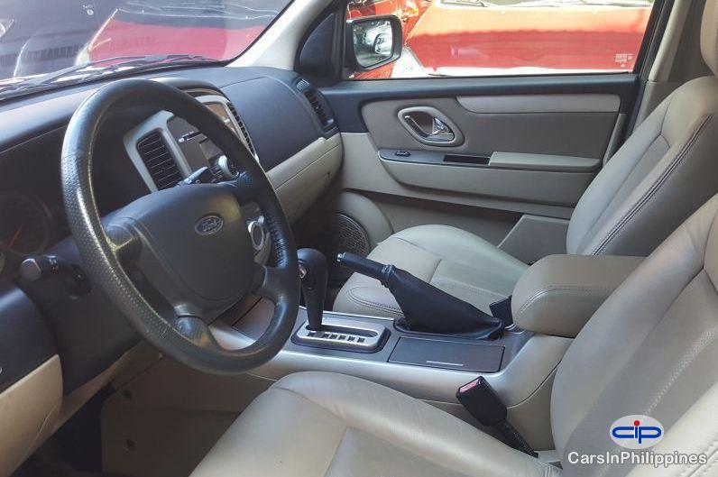 Ford Escape - image 3