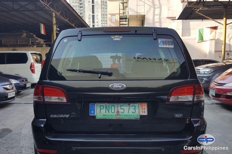 Ford Escape - image 5