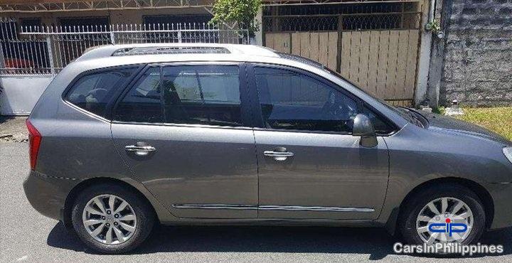 Kia Carens Automatic 2011 - image 3