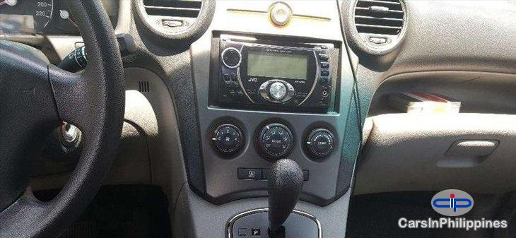 Kia Carens Automatic 2011 - image 4