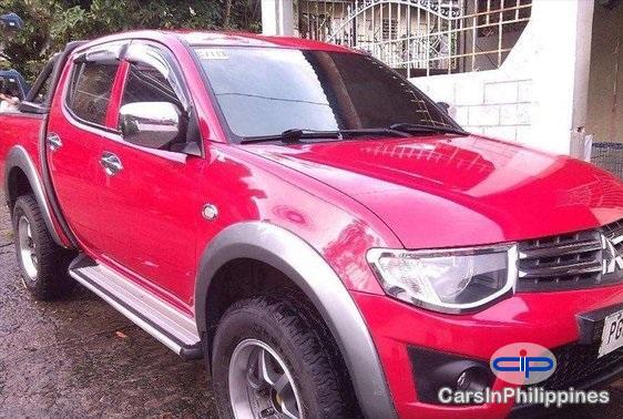 Mitsubishi Strada Automatic 2010