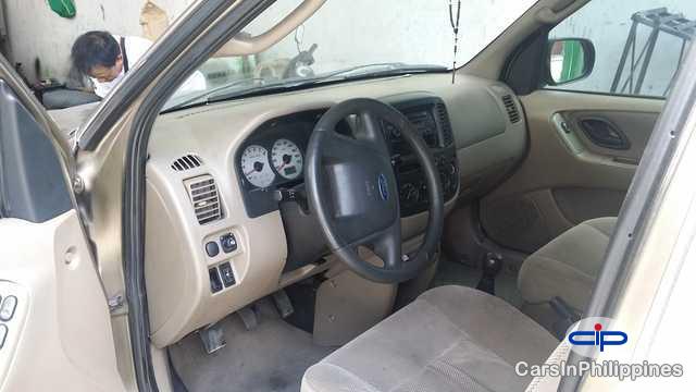 Ford Escape Manual - image 2