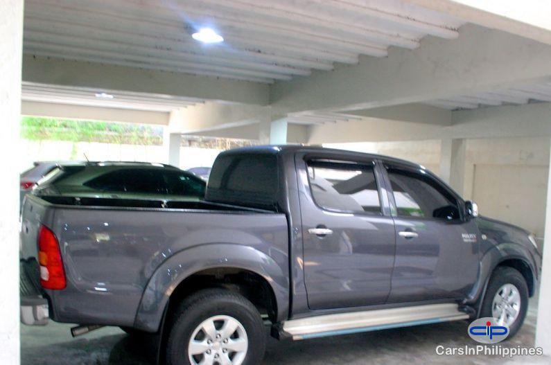 Toyota Hilux Automatic 2011