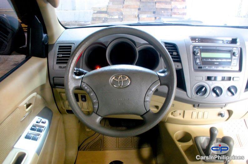 Toyota Hilux Automatic 2011 in Metro Manila