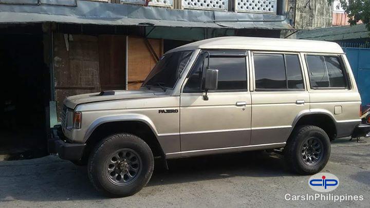 Picture of Mitsubishi Pajero Manual 1989