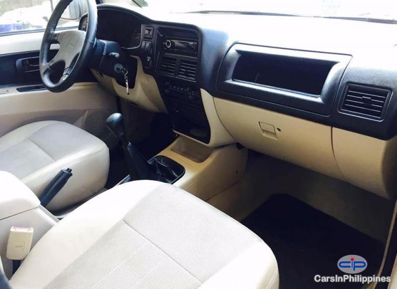 Isuzu Crosswind Manual 2011 - image 5