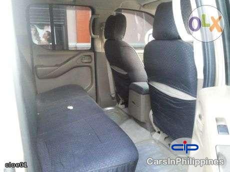 Nissan Navara Automatic 2010 - image 3