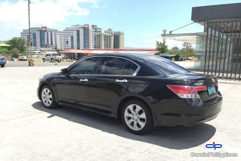 Honda Accord Automatic - image 3