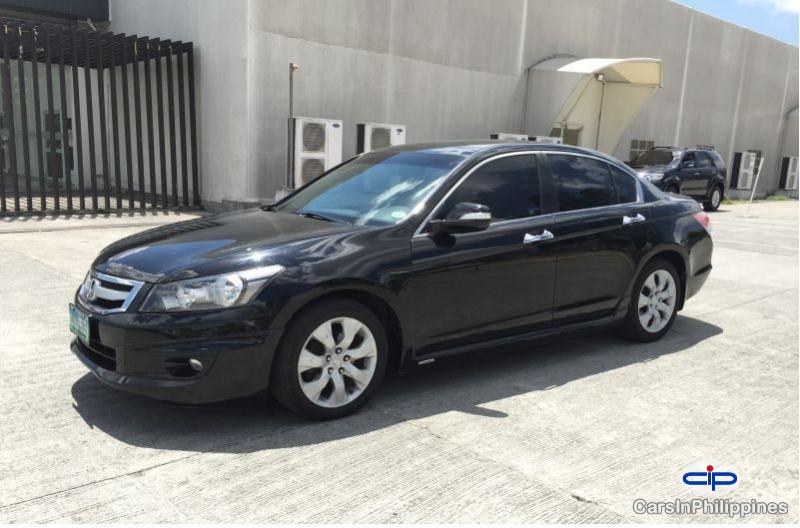 Honda Accord Automatic - image 6
