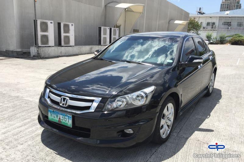 Honda Accord Automatic - image 7