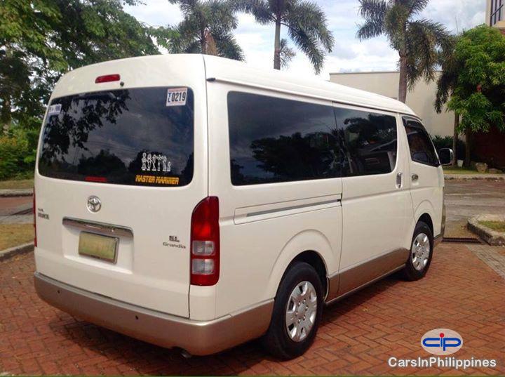 Toyota Hiace Manual 2012 - image 3