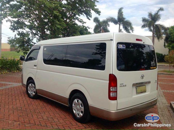 Toyota Hiace Manual 2012 - image 4