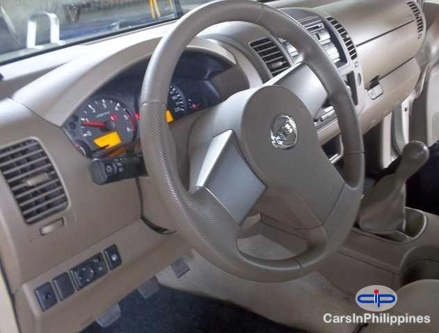 Nissan Navara Automatic 2011 - image 3