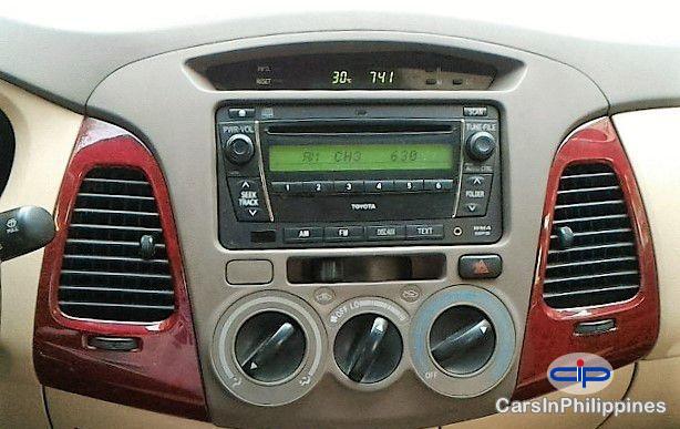 Toyota Innova Automatic - image 9