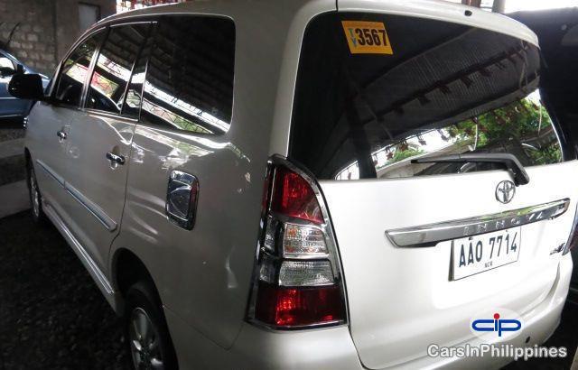 Toyota Innova Automatic - image 9