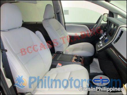 Toyota Sienna Automatic - image 10