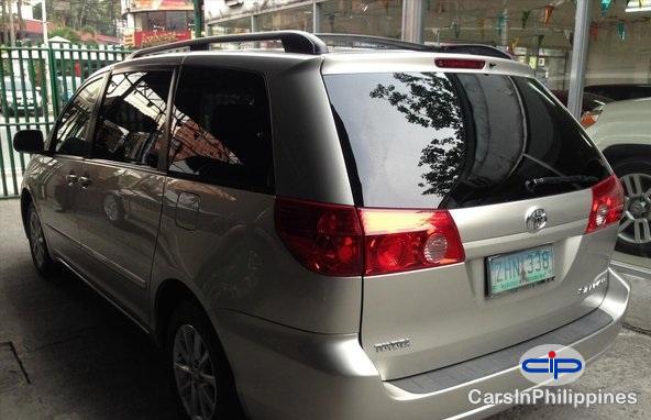 Toyota Sienna Automatic - image 4