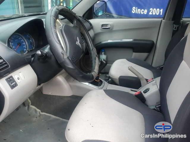 Mitsubishi Strada Manual - image 2