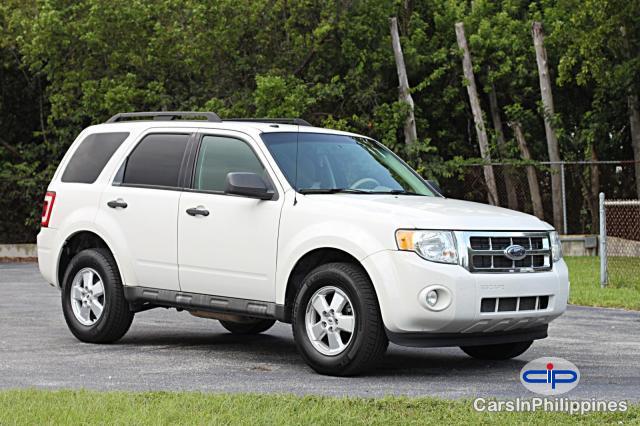 Pictures of Ford Escape Automatic 2010