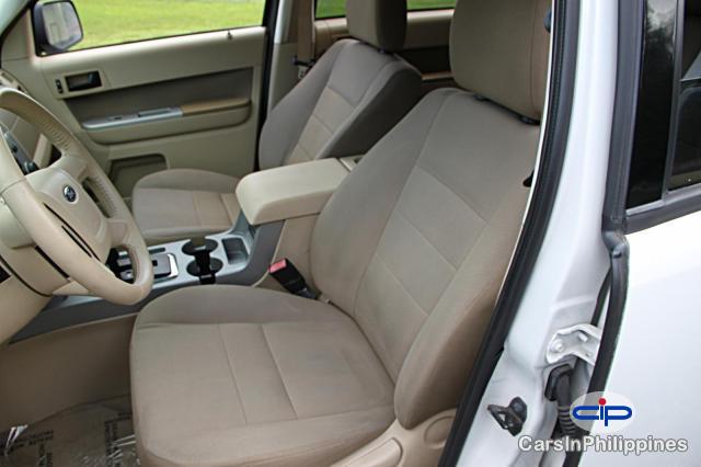 Ford Escape Automatic 2010 - image 3