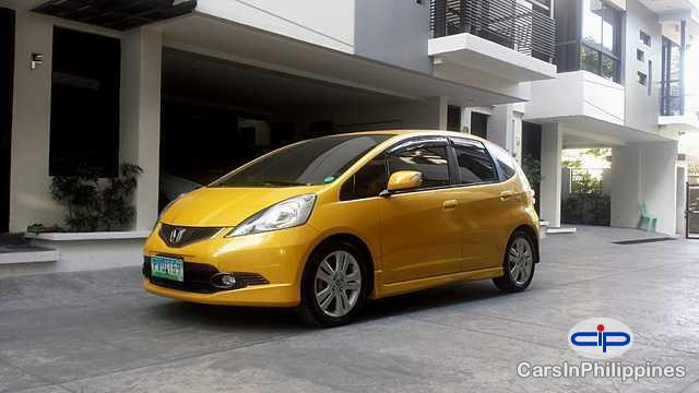 Honda Jazz Automatic - image 2