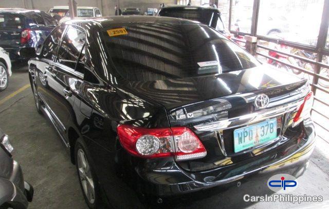 Toyota Corolla Automatic - image 3