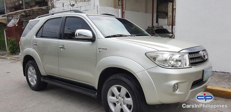 Picture of Toyota Fortuner Automatic 2011