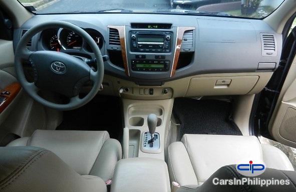 Toyota Fortuner Automatic 2009 - image 5