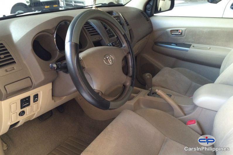 Toyota Fortuner - image 2