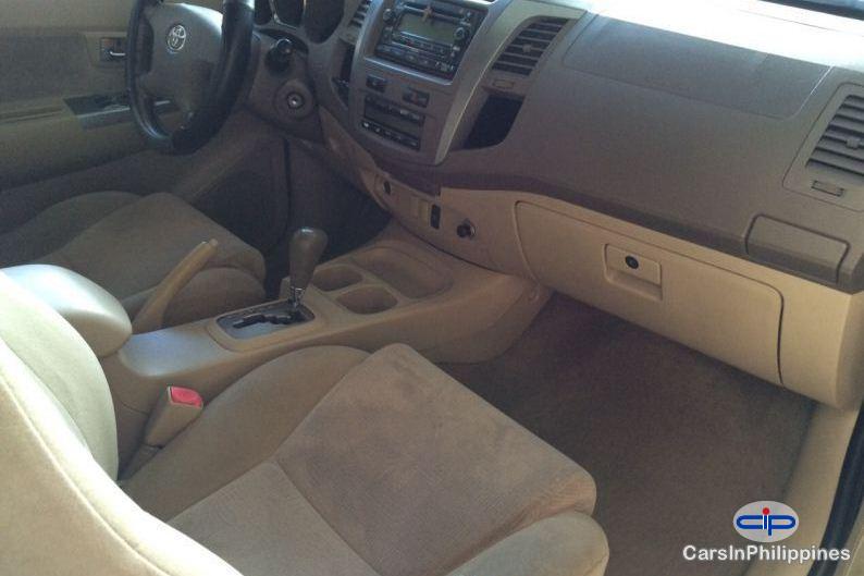 Toyota Fortuner - image 3