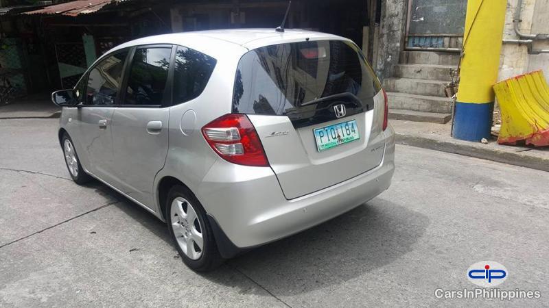 Pictures of Honda Jazz Automatic