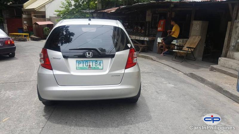 Honda Jazz Automatic - image 3
