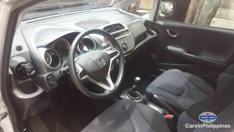Honda Jazz Automatic - image 4