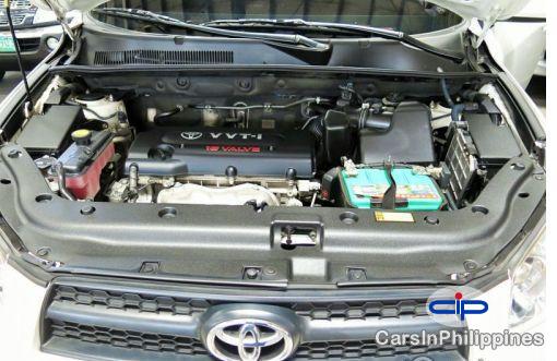 Toyota RAV4 - image 5